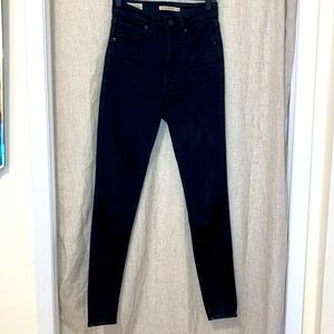 Levi’s mile high skinny. Black jeans, s27.